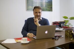 Podnikatel, lektor a investor